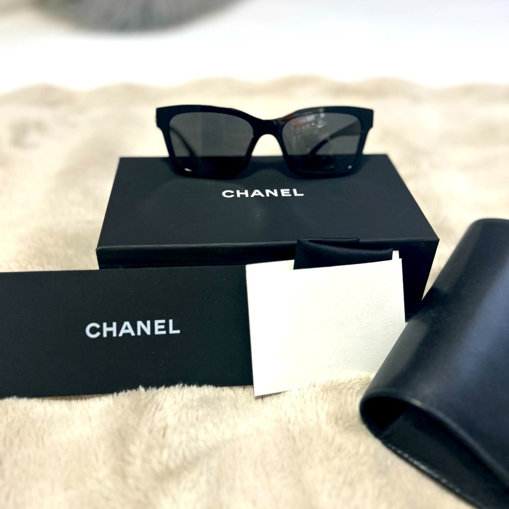 CHANEL Sunglasses